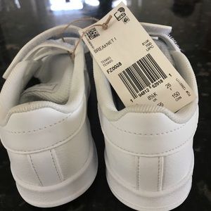 Kids adidas sneaker new